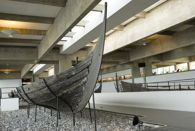 Un barco largo preservado y reconstruido de Viking